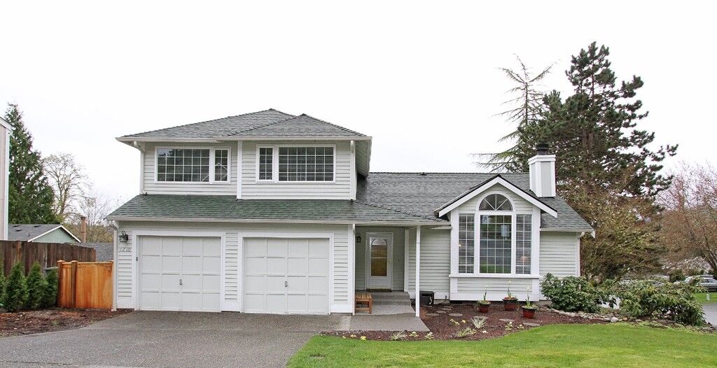 Property Photo:  1210 Oakwood Place NW  WA 98027 