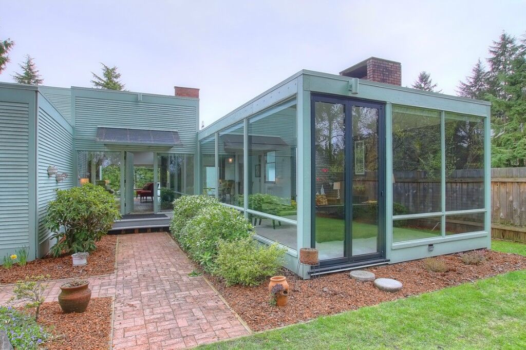 Property Photo: 3203 51st Ave SW WA 98116