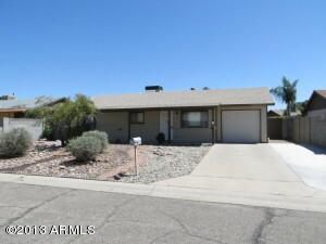 Property Photo:  945 S Saguaro Drive  AZ 85120 