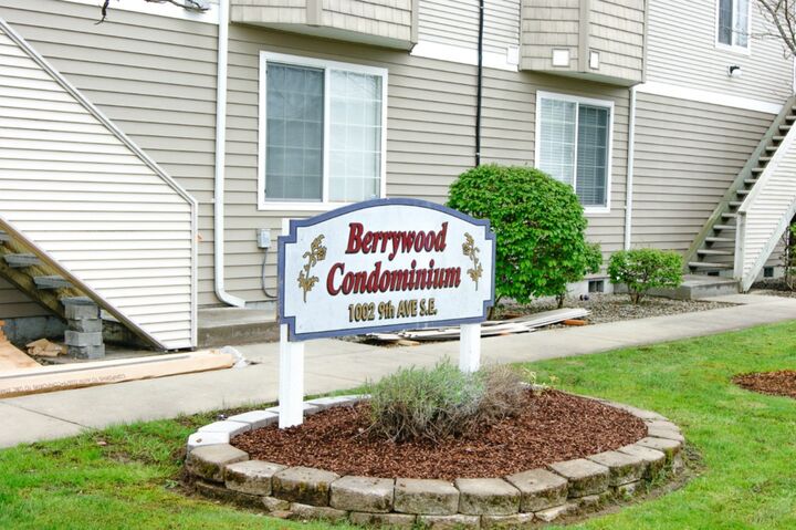Property Photo: 1002 9th Ave SE F102 WA 98372