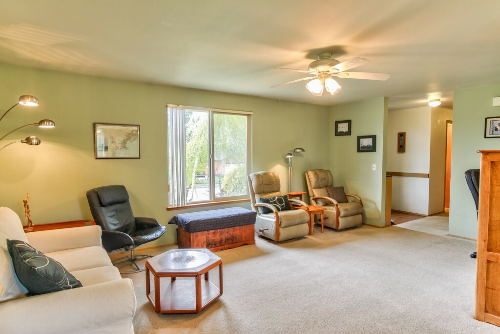 Property Photo: 118 S 27th St WA 98274
