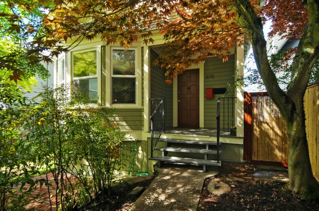 3641 Ashworth Ave N  Seattle WA 98103 photo