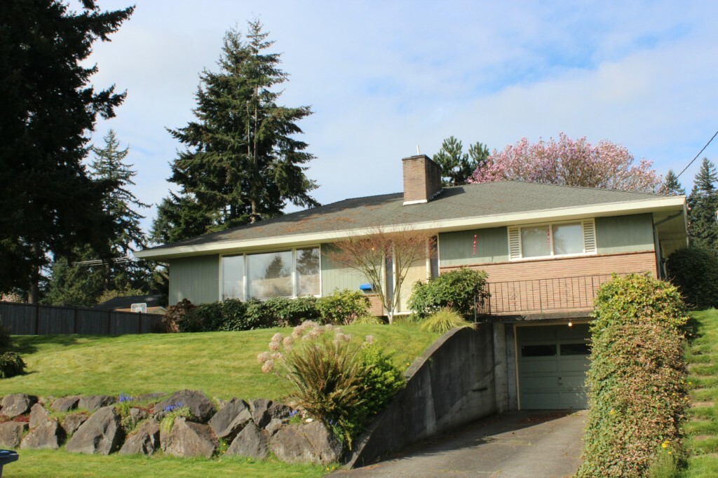 Property Photo:  544 Buena Vista Ave  WA 98466 