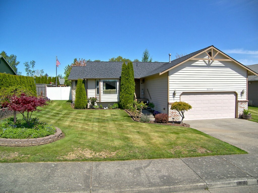 Property Photo:  2085 Oxford Ct  WA 98248 