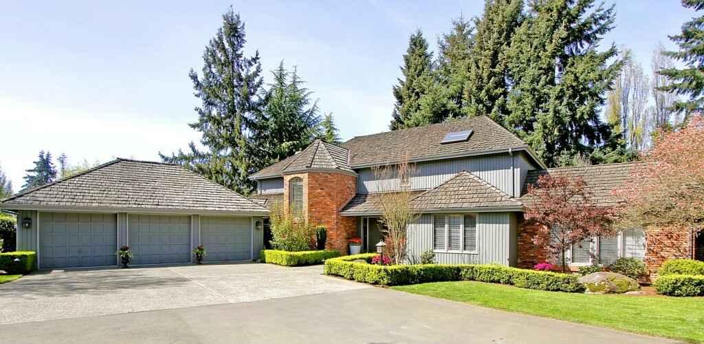 Property Photo: 8606 NE 10th St WA 98039