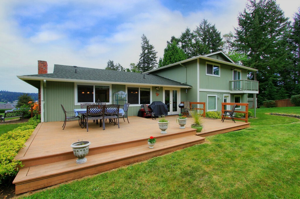 Property Photo:  221 Bella Vista Dr  WA 98333 