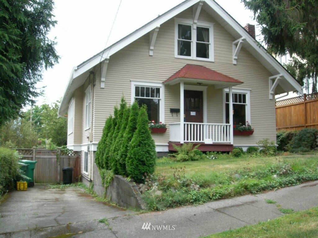 Property Photo:  333 NE 58th Street  WA 98105 