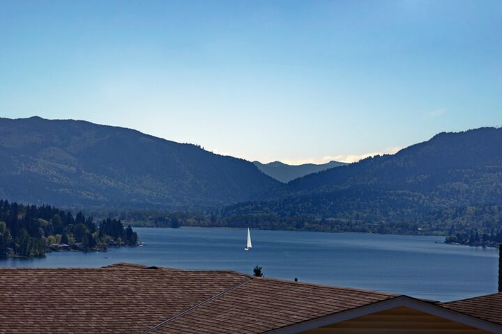 Property Photo: 17209 NE 4th Place WA 98008