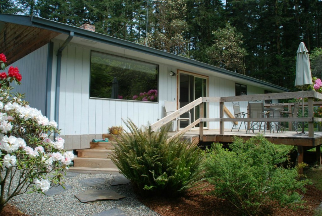 Property Photo:  401 Otto St  WA 98368 