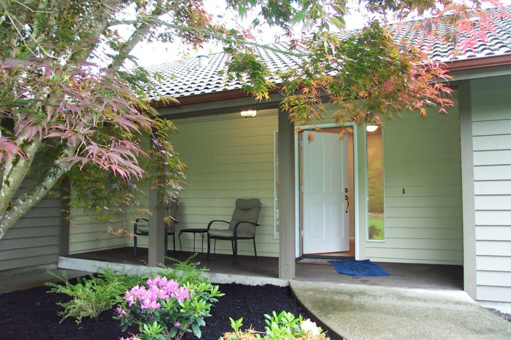 Property Photo:  2321 Buckingham Dr SE  WA 98501 