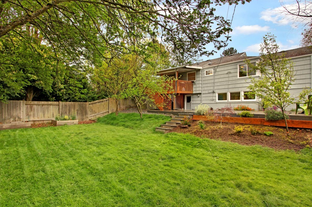 Property Photo: 7025 27th Ave NE WA 98115