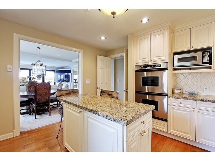 Property Photo:  1331 Harbor Ave SW 204  WA 98116 