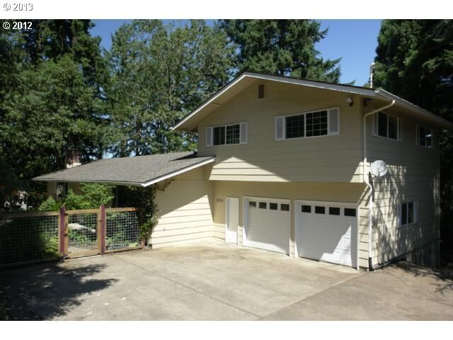 Property Photo: 2075 W 25th Ave OR 97405