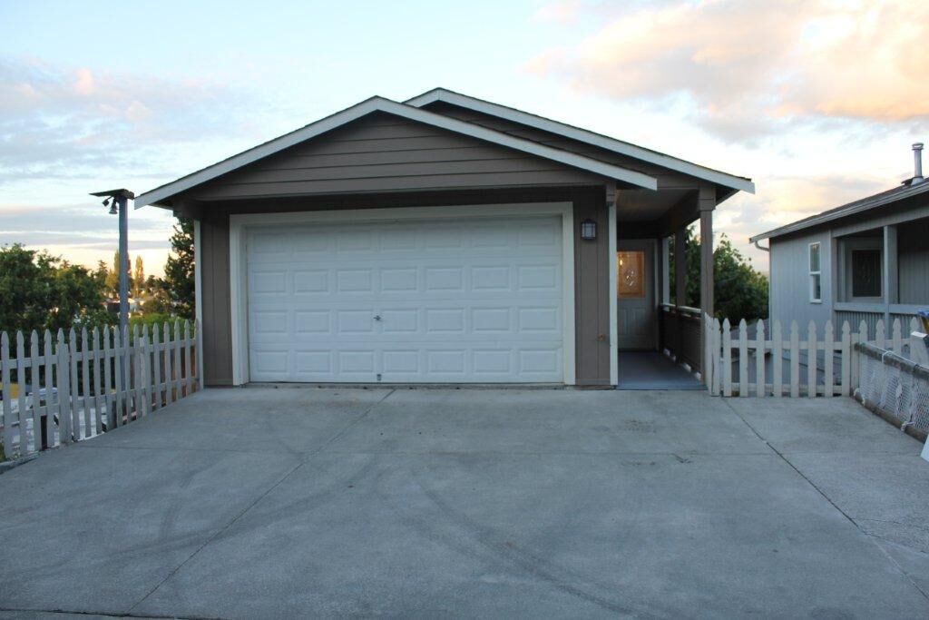 Property Photo: 4093 Letitia Avenue S WA 98118