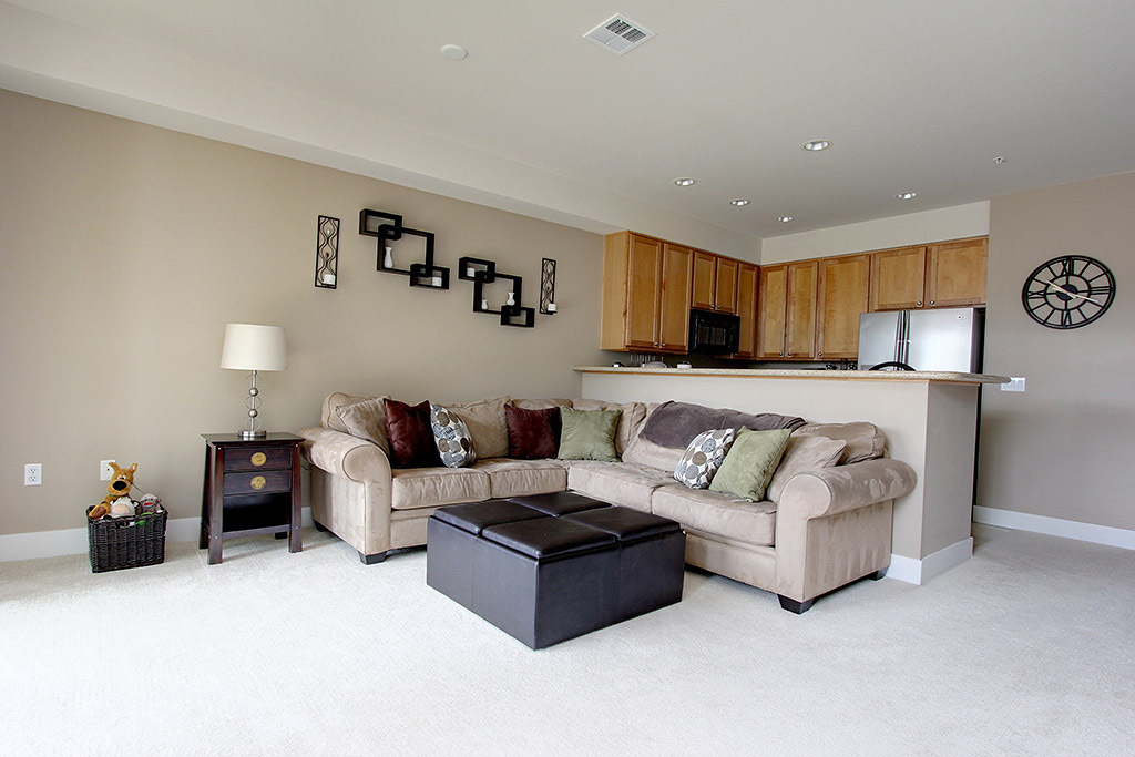 Property Photo: 5517 Lakemont Blvd. SE 704 WA 98006