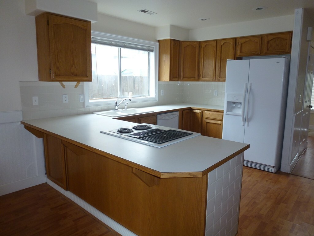 Property Photo: 928 3rd Ave N WA 98032