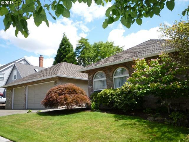Property Photo: 9998 SW Steeplechase Cir OR 97008