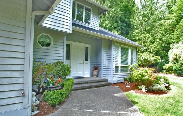 Property Photo: 1432 254th Place SE WA 98075