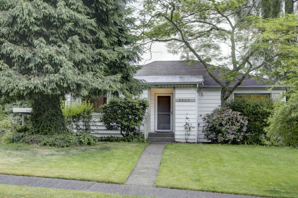 Property Photo:  2603 NE 82nd St  WA 98115 