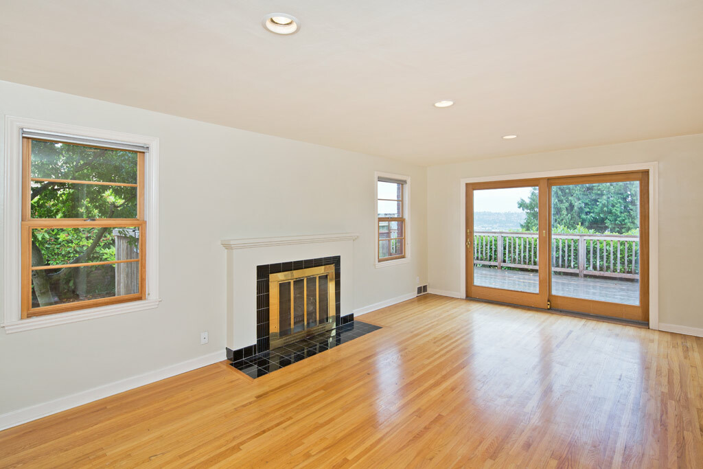 Property Photo: 4321 Greenwood Ave N WA 98103