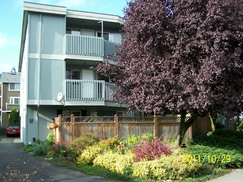 Property Photo:  3413 Gilman Ave W 304  WA 98199 