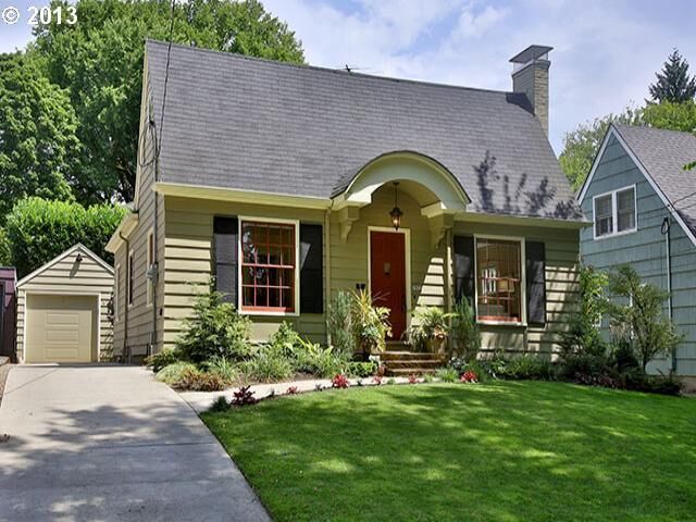 Property Photo:  7932 SE 29th Ave  OR 97202 