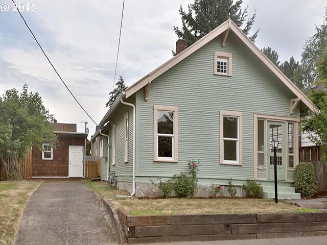 Property Photo:  7408 N Boston Ave  OR 97217 