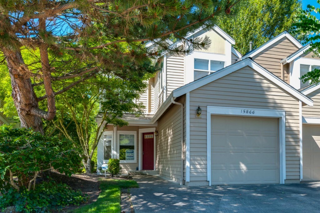 Property Photo: 15866 NE 93rd Way WA 98052