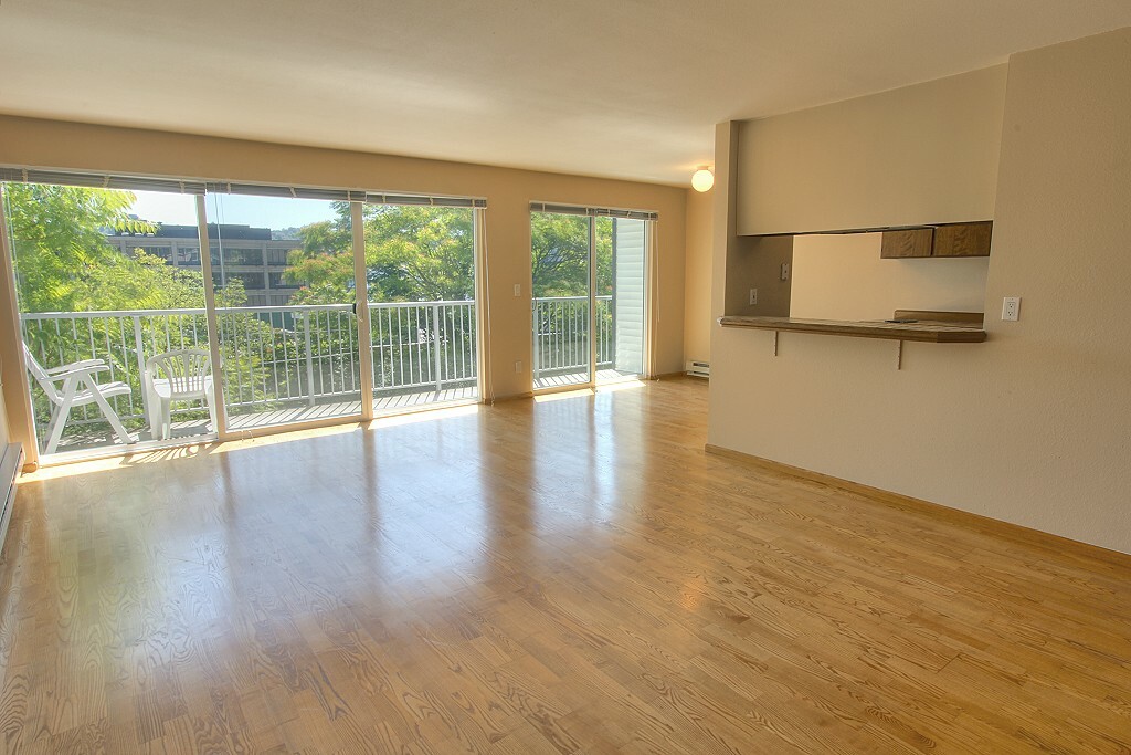 Property Photo:  762 Hayes St 31  WA 98109 