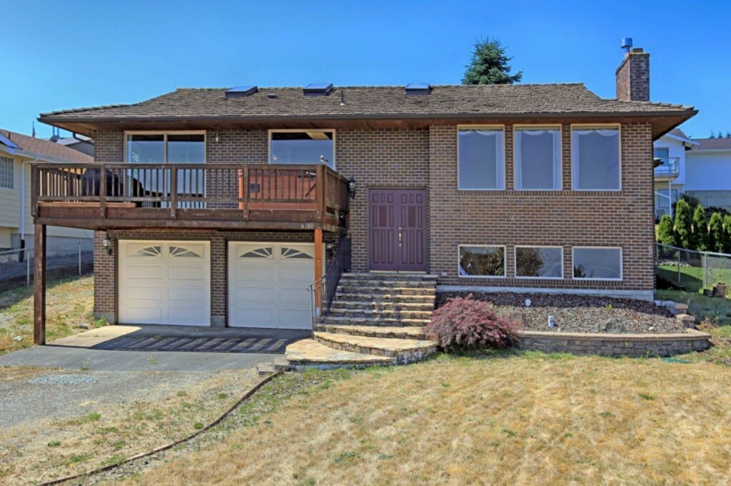 Property Photo: 1492 Carol St WA 98282