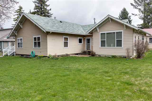 Property Photo:  230 S Oak St  WA 99029 