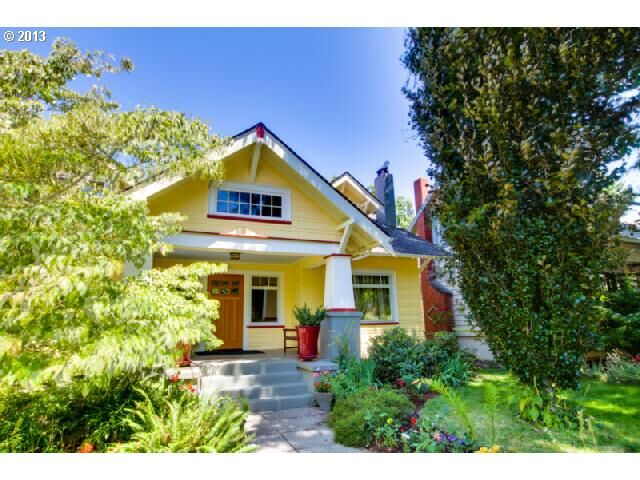 Property Photo: 3945 SE Ash St OR 97214