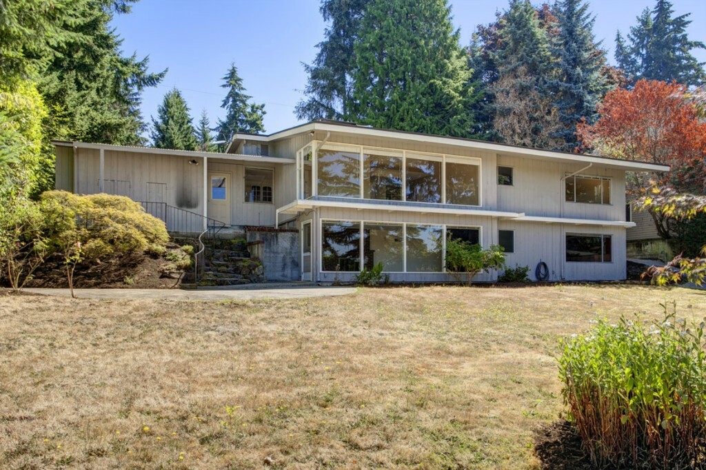 Property Photo:  2133 102nd Place SE  WA 98004 