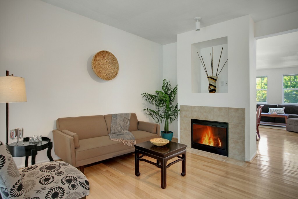 Property Photo:  6854 Holly Park Dr S  WA 98118 