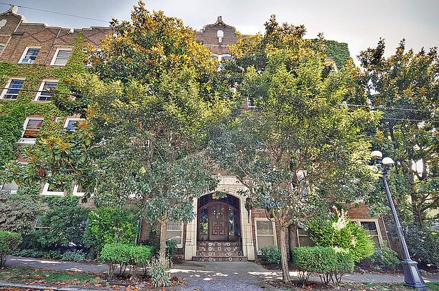 Property Photo: 400 Boylston Ave E 310 WA 98102