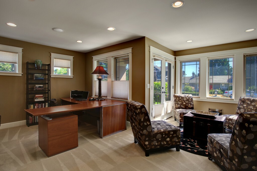 Property Photo: 722 16th Ave W WA 98033