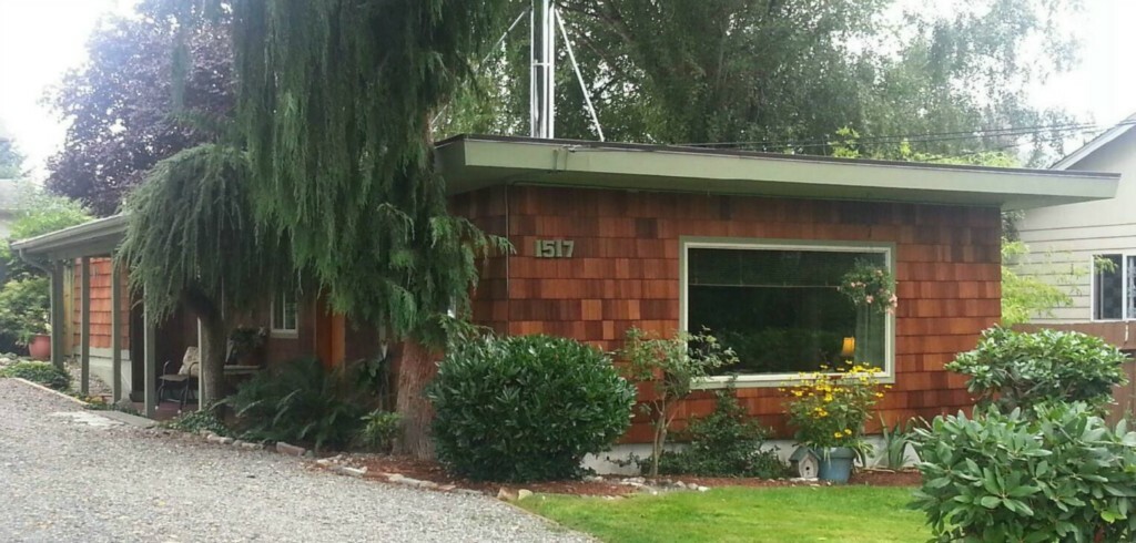 Property Photo:  1517 Morris Ave S  WA 98055 