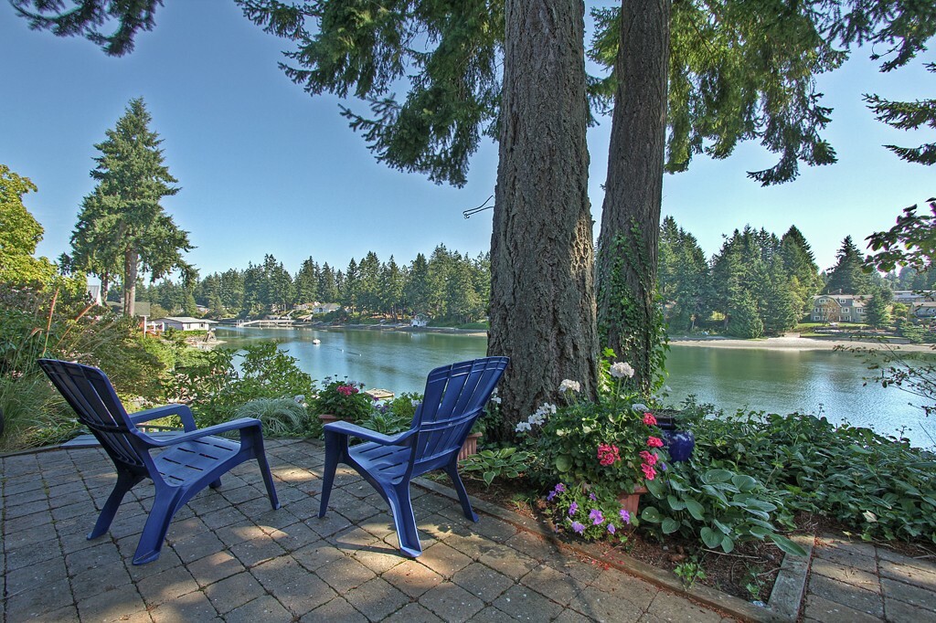 Property Photo:  2110 Madrona Point Dr  WA 98312 