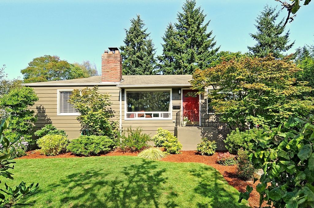 Property Photo: 310 NE 158th St WA 98155