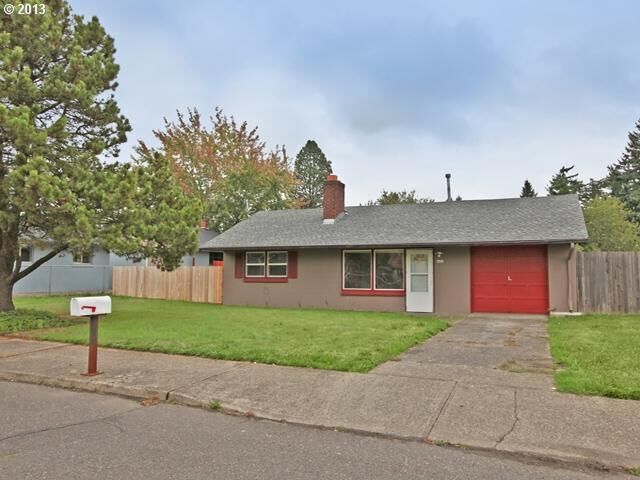 Property Photo:  4400 SE 99th Ave  OR 97266 