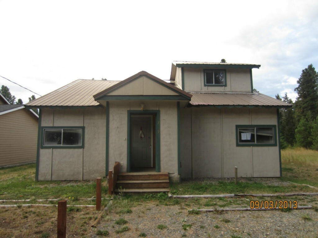 Property Photo:  719 6th St  WA 98922 