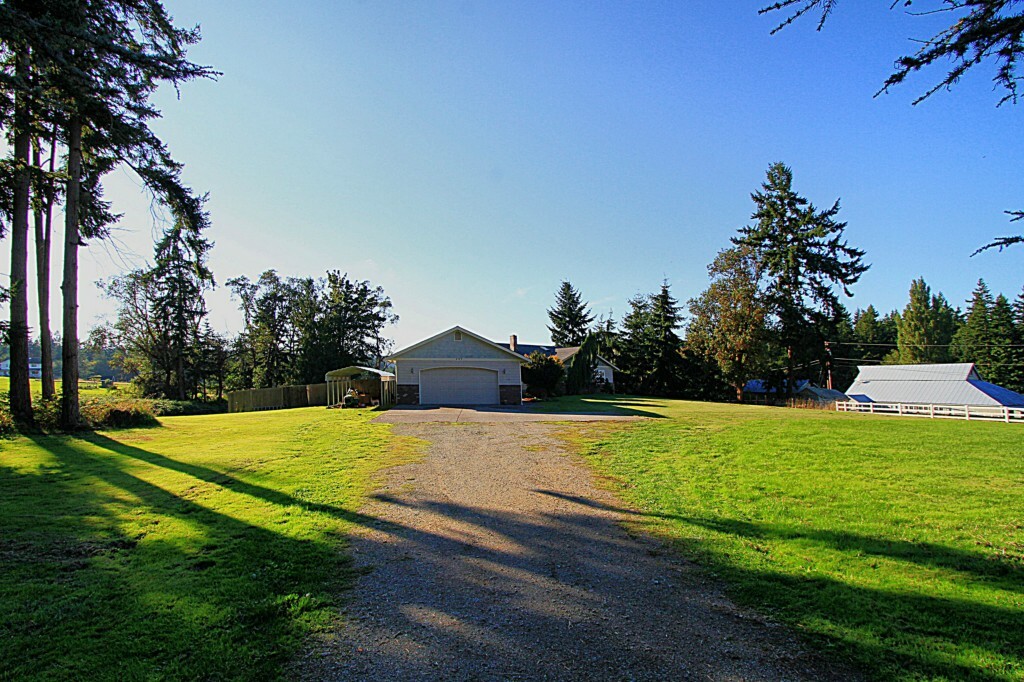 Property Photo:  605 Moe Rd  WA 98282 