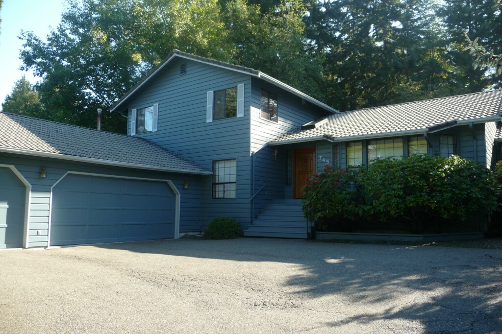 Property Photo:  745 NE Woods Place  WA 98311 