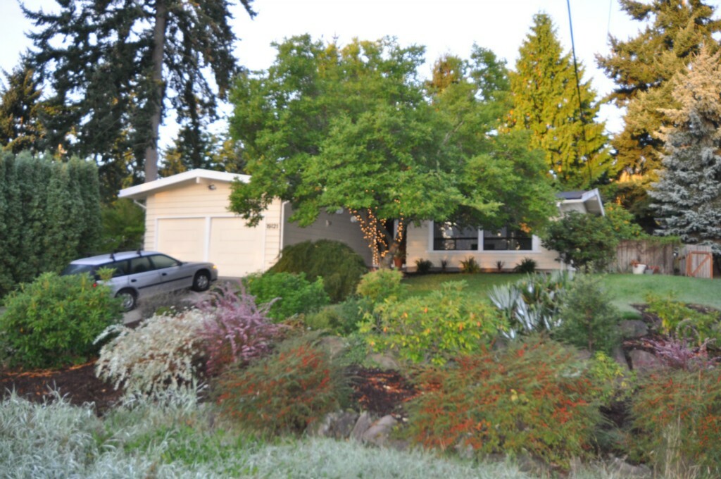 Property Photo:  19121 67th Ave NE  WA 98028 