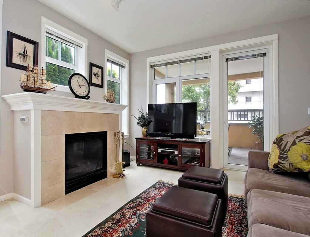 Property Photo:  109 2nd St S 224  WA 98033 