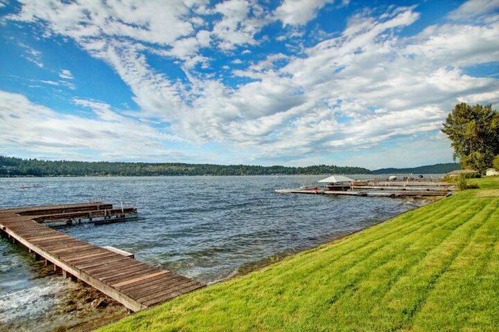 1913 E Lake Sammamish Place SE  Sammamish WA 98075 photo