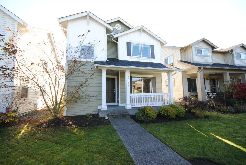 Property Photo:  35105 SE Ridge St  WA 98065 