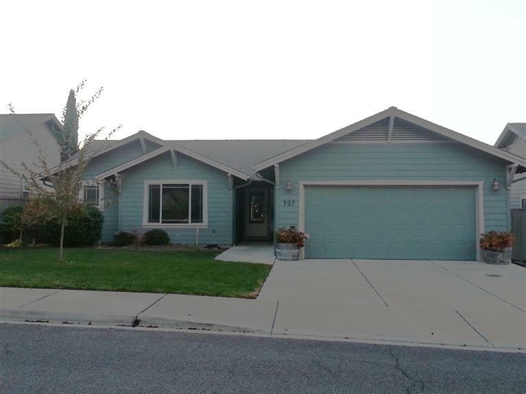 Property Photo: 407 Phoenix Hills Drive OR 97535