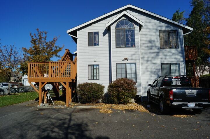 1740 Texas St  Bellingham WA 98229 photo