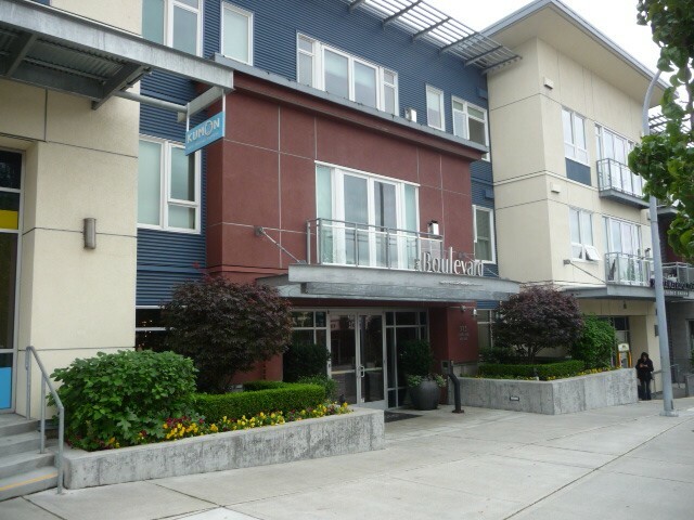 Property Photo:  375 Kirkland Ave 217  WA 98033 